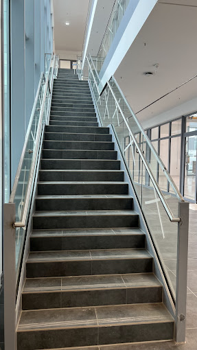 Treppenhausgeländer mit Edelstahl und Glas: Gewerbe / Treppe in Eichsfeld
